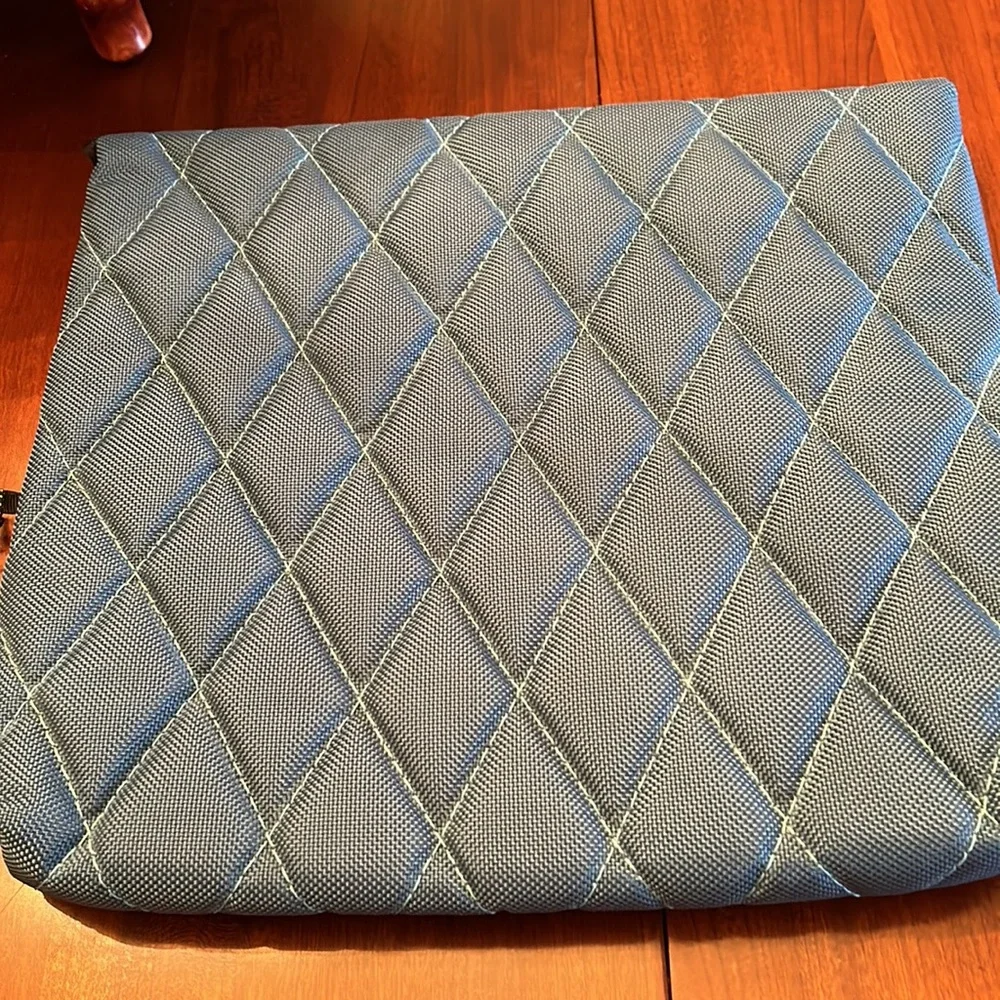NWT Timbuk2 blue quilted laptop sleeve XS